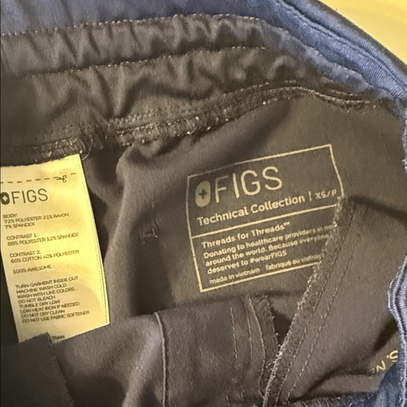 Figs Navy Drawstring Cargo Joggers - Picture 2 of 4